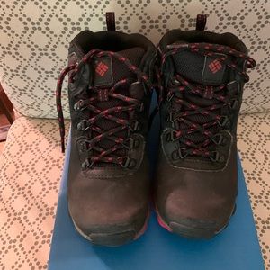 Columbia waterproof boots Youth Newtown Ridge